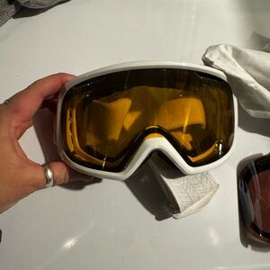 Smith Optics - White Riot ChromaPop Snow Goggles With Bag & Extra Lens